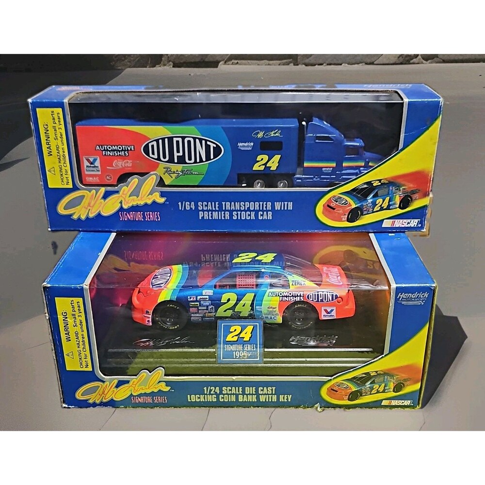 Jeff Gordon Signature Series 1995 DuPont 1:24 Diecast Bank Diecast & Car HAULER